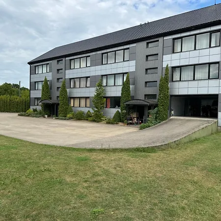 Baskervilu Muiza Hotel Serenes